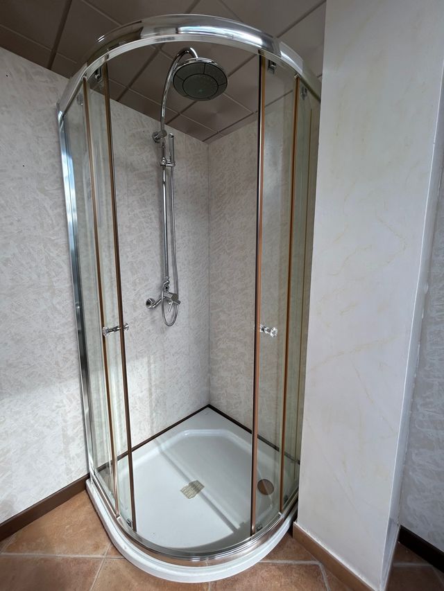 Plato ducha + mampara angular + Conjunto de ducha