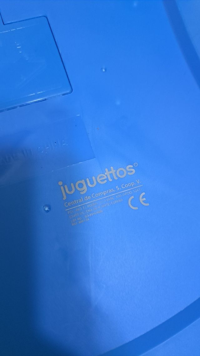 Correpasillos y mesa musical infantil