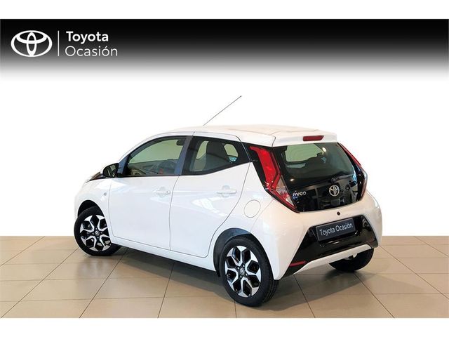 Toyota Aygo 5 Puertas x-play 70 Manual 5v