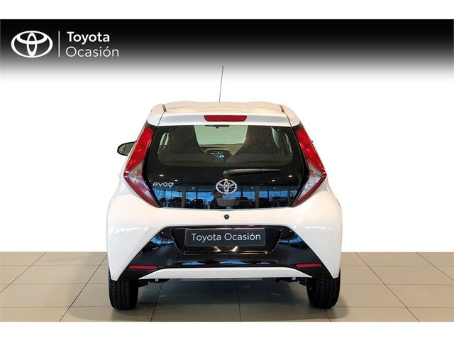 Toyota Aygo 5 Puertas x-play 70 Manual 5v
