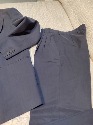 Traje azul caballero elegante y cómodo 