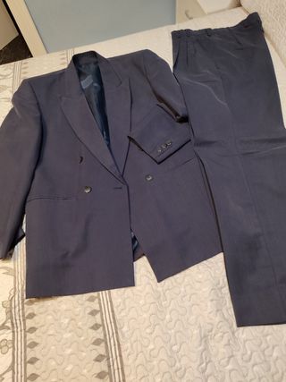 Traje azul caballero elegante y cómodo 
