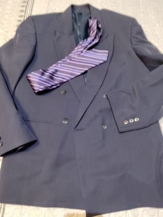 Traje azul caballero elegante y cómodo 