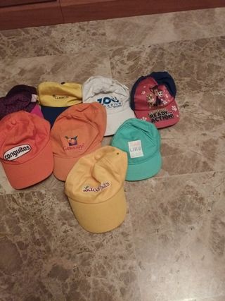 8 Gorras infantiles variadas