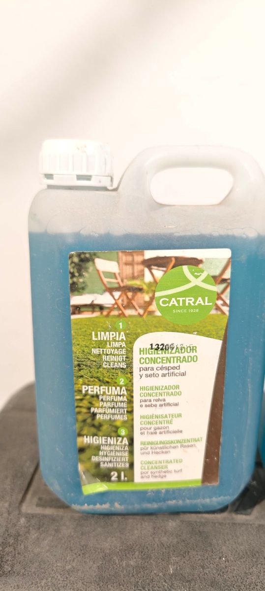 Césped artificial Catral Higienizador Concentrado
