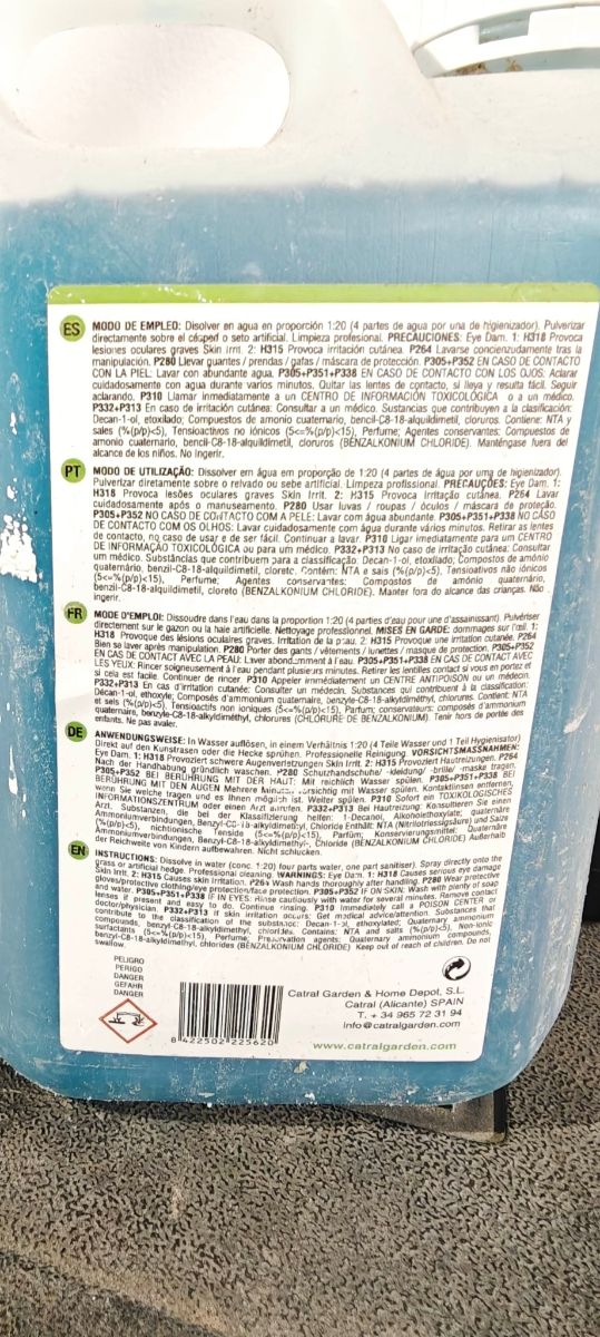 Césped artificial Catral Higienizador Concentrado