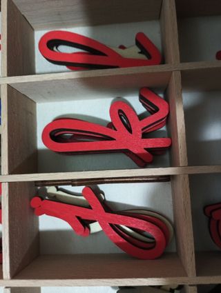 Letras móviles Montessori de madera