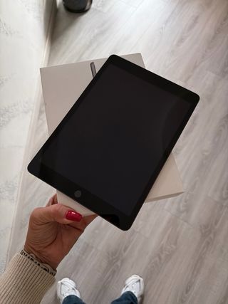 iPad Apple 9 th 64gb wi fi- come nuovo