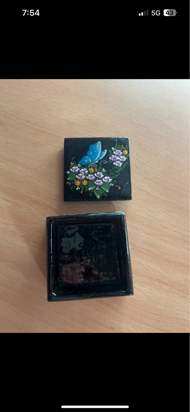 Caja bisutería negra con mariposa