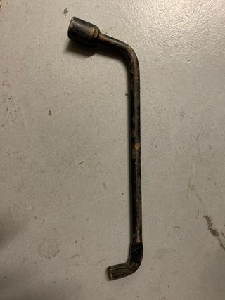 Llave de rueda 17mm - herramienta