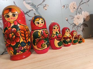 Matrioske russe dipinte a mano, 7 pezzi
