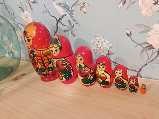 Matrioske russe dipinte a mano, 7 pezzi