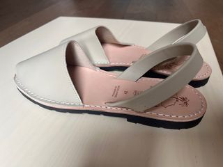 Abarcas Mibo beige, talla 42