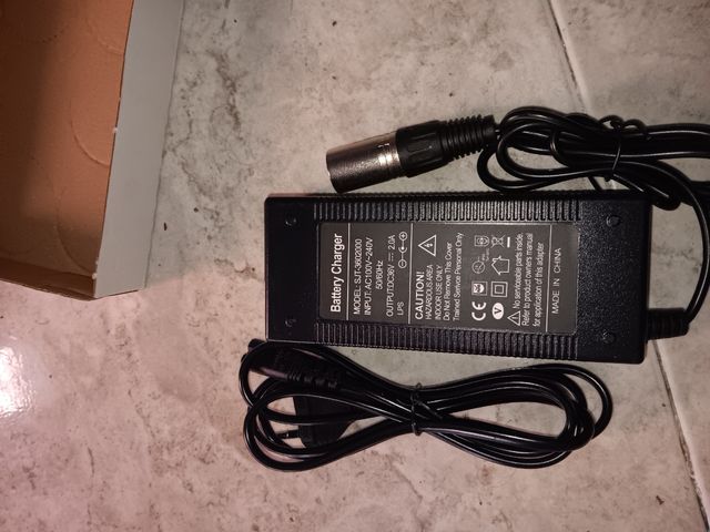 Cargador batería 24v bicicleta patinete
