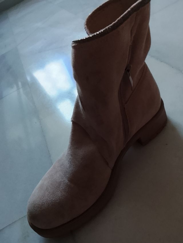 Botas beige mujer
