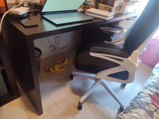 Mesa escritorio Ikea negra - resistente