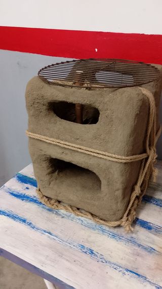 Stufa rustica in ceramica, stufa per il blackout.