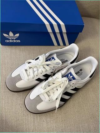 Sneakers hombre escala de grises. Nuevos
