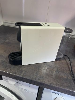 Cafetera Nespresso Essenza Mini Krups