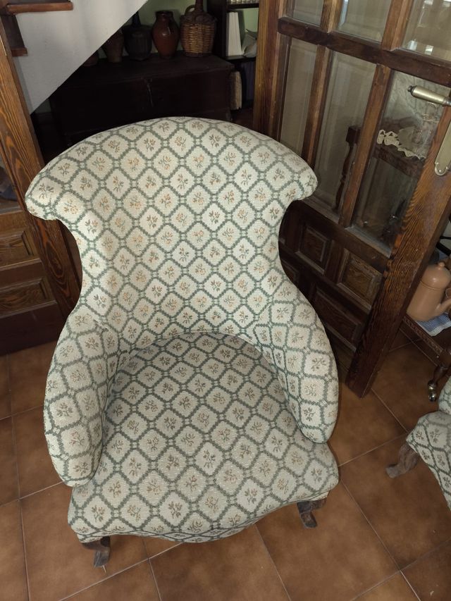Sillones antiguos estilo retro