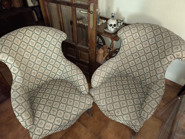 Sillones antiguos estilo retro
