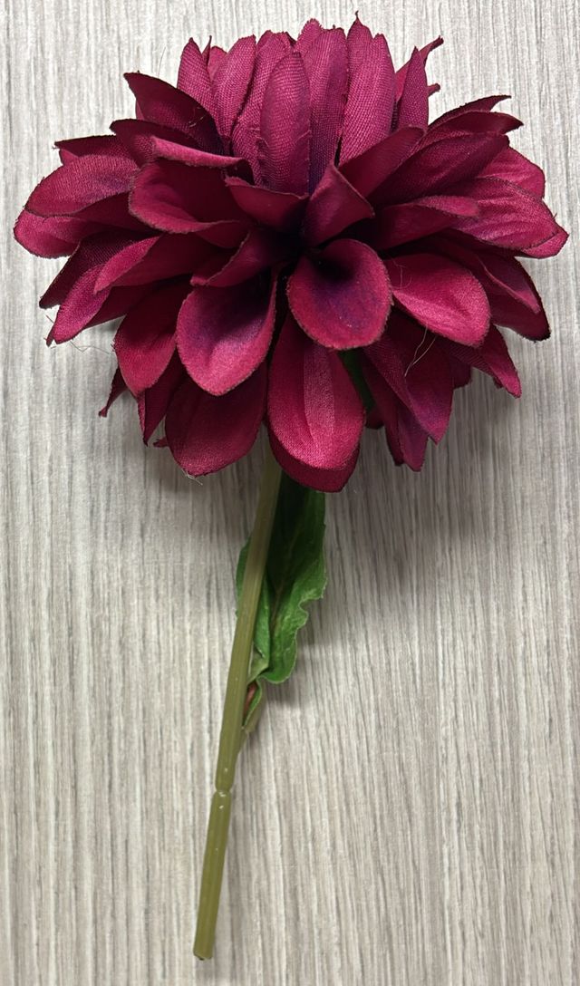 Bellissimo fiore finto