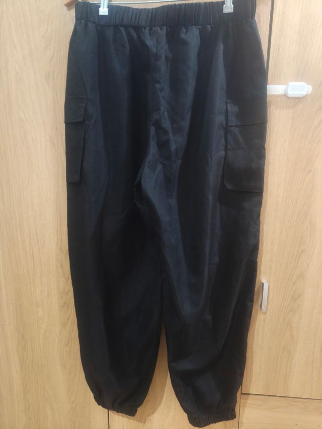 Pantalón cargo negro -talla XL