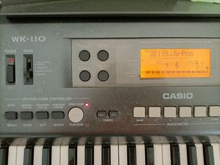 Teclado Casio WK-110 + Libro Canciones