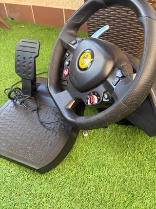 Volante Ferrari PS4