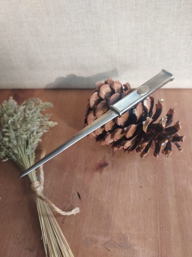 Tagliacarte metallico antico