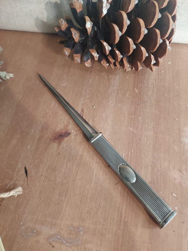 Tagliacarte metallico antico