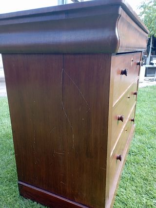 Cómoda antigua Isabelina.