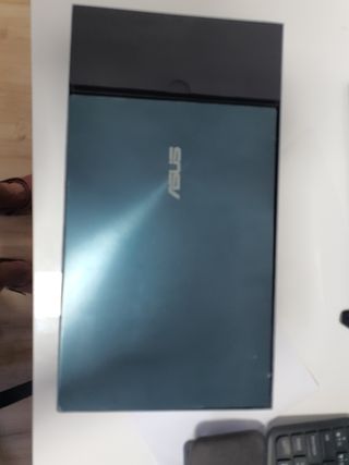 Asus ZenBook Duo UX481FL - Doppio schermo