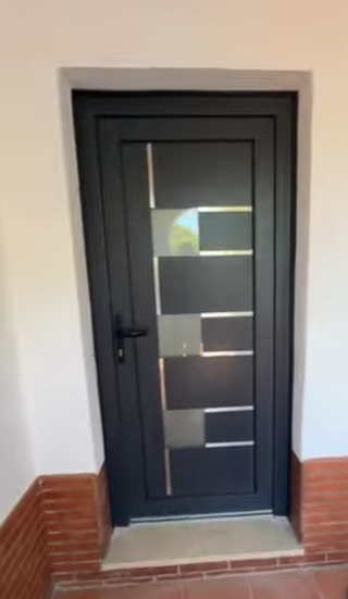 Puerta entrada PVC Elegantes, Modernas, Seguridad 
