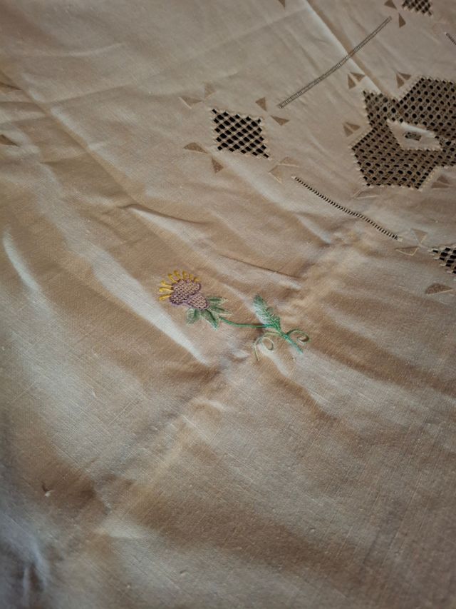 Coperta lino beige antica pizzo