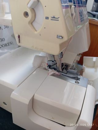 Remalladora Huskylock 905