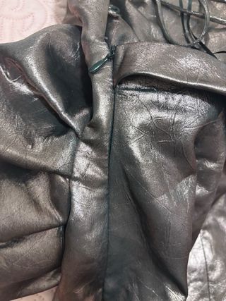 Vestido corto nuevo de Zara con detalles de rosas.