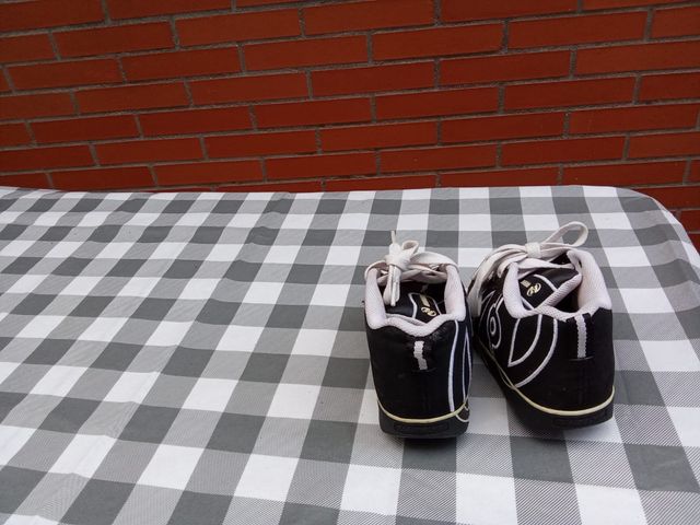 Zapatillas Heelys talla 32 - B/N