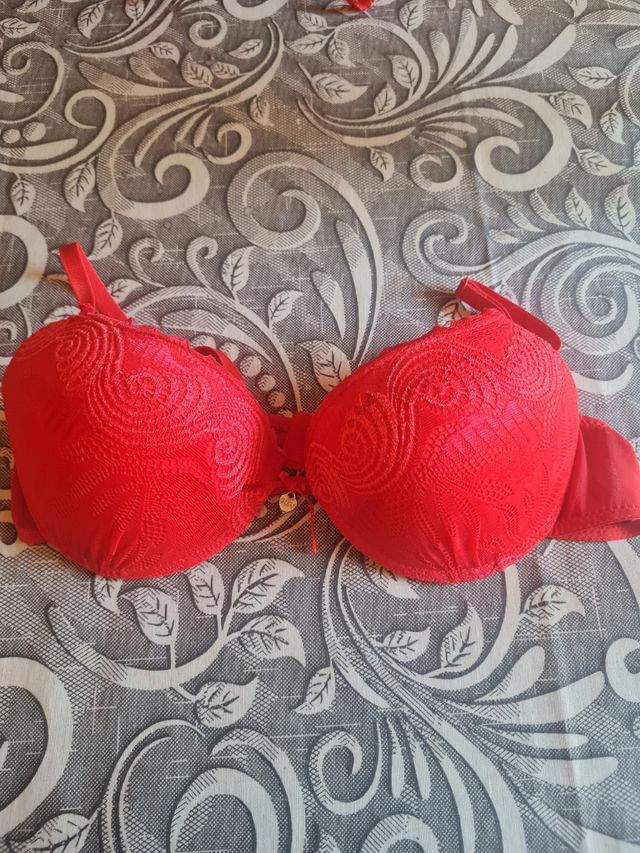 Reggiseno rosso pizzo