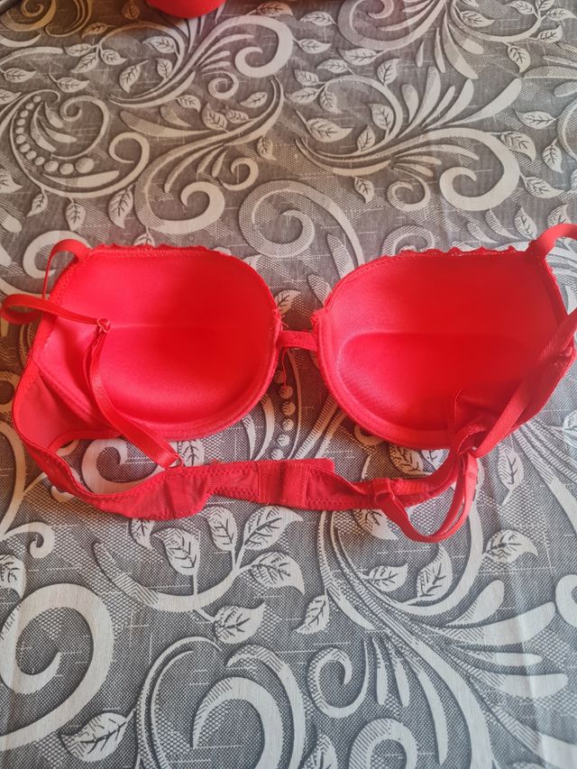 Reggiseno rosso pizzo
