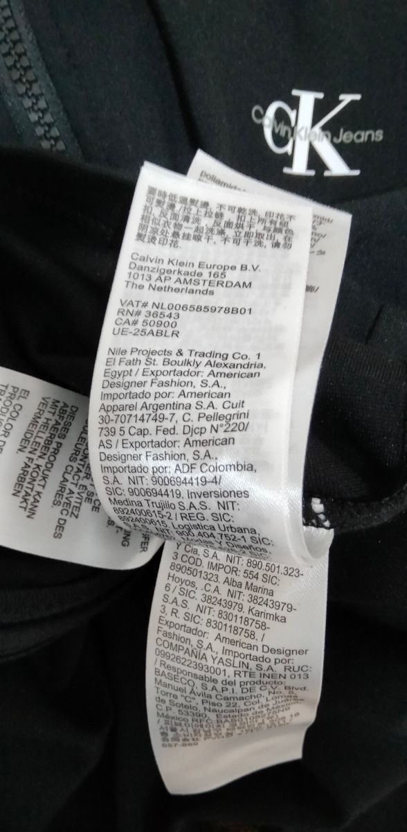 Chaqueta negra Calvin Klein