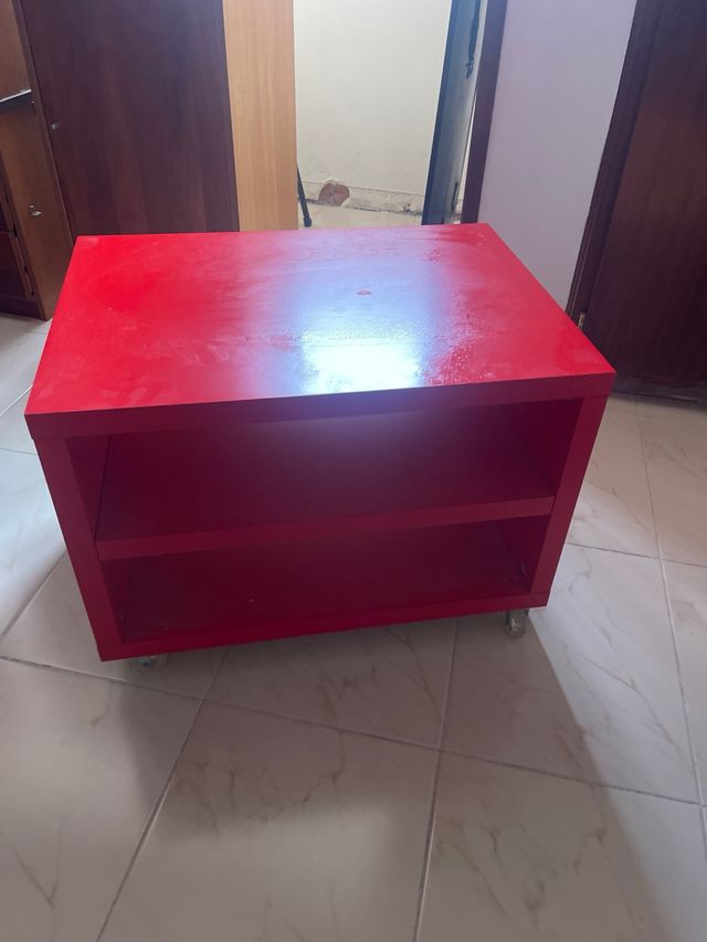 Mesa roja Ikea c/ruedas