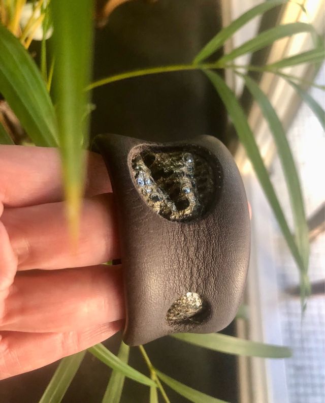 Pulsera Brazalete artesanal de cuero marrón