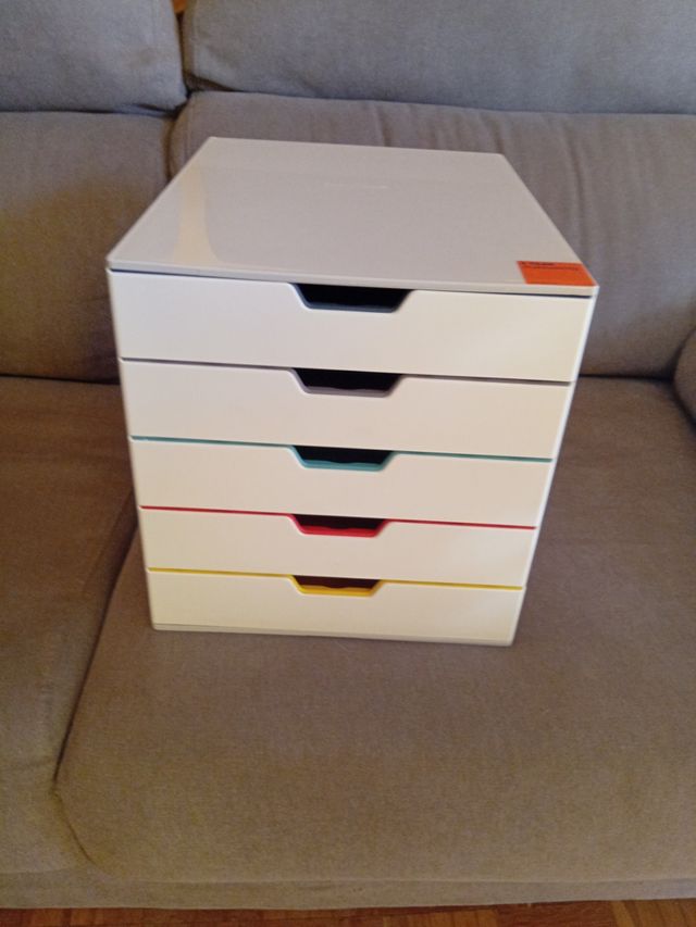 Resistente cassettiera a 5 cassetti