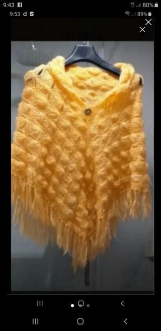 Poncho TOQUILLA amarillo hecho a mano