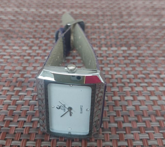 Orologio Ariam - Quadrato - Viola