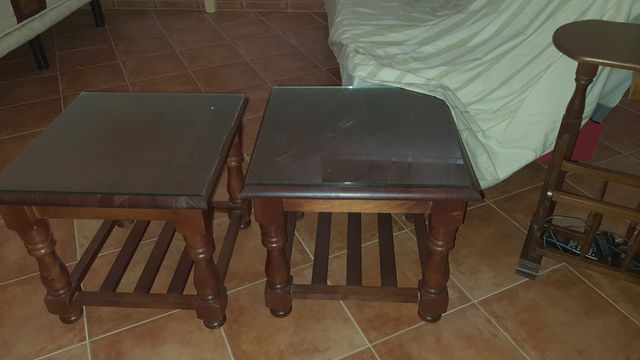 2 mesitas auxiliares