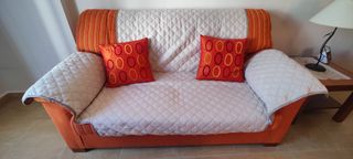 Sofás de 2 y 3 plazas. Fundas y cojines de regalo