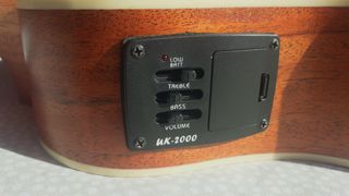 Pack 2 ukeleles + fundas + accesorios