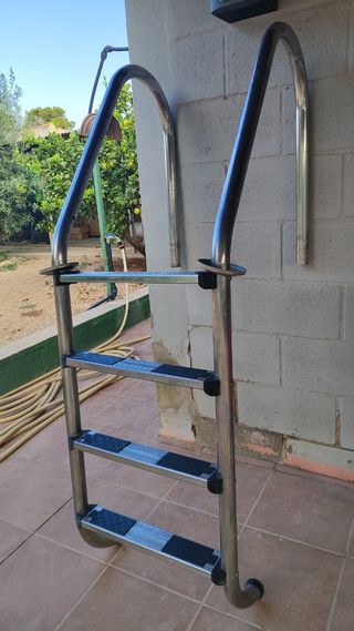 Escalera piscina acero inoxidable